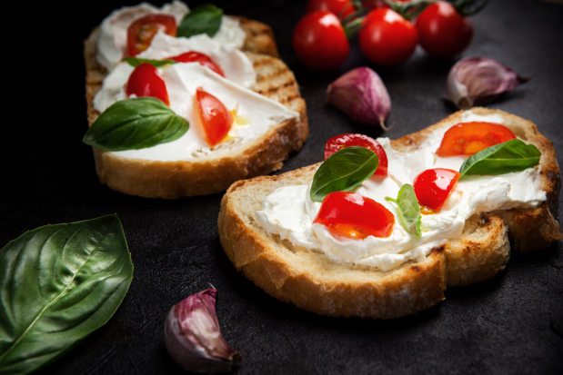 Toast au fromage frais